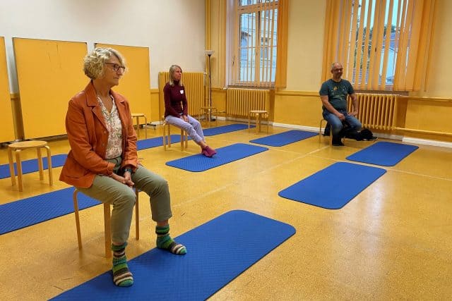 Teilnehmende im Entspannungs-Workshop