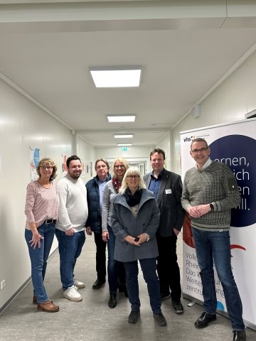 Holger Hansen, Claudia Wieja, Stefan Rosemann, Charly Halft und Vertreter des Zweckverbandes