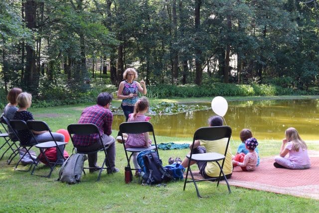 Michaela Bourauel am Seerosenteich