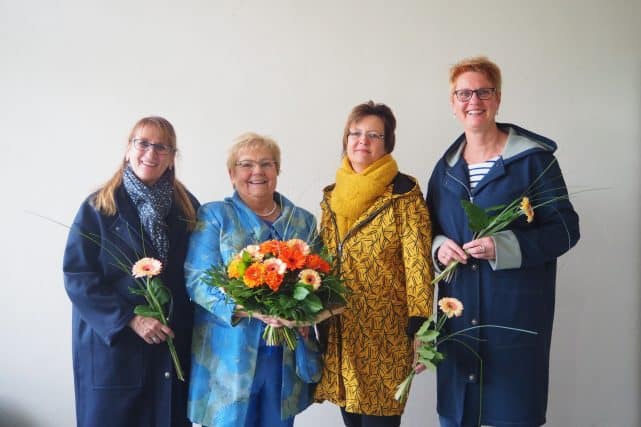 Edith Fürst mit Teilnehmerinnen Edith Fürst - Kursleiterin mit Teilnehmerinnen